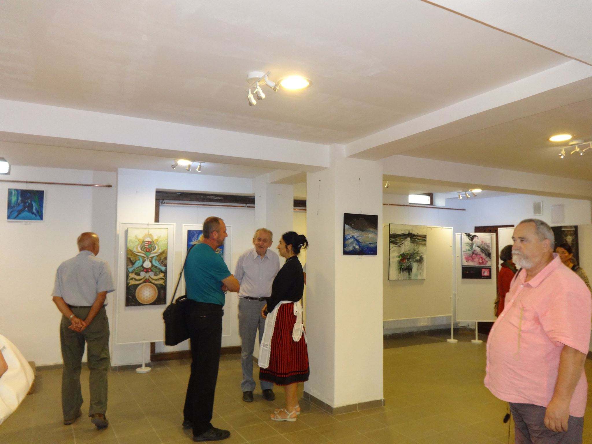 Kiállítás a Köntés Galériában